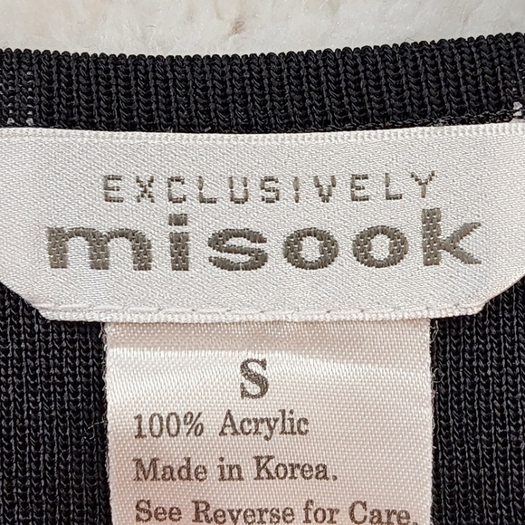 Misook Women's Short Sleeve Asymmetric Hem Top Black - S - Picture 3 of 6